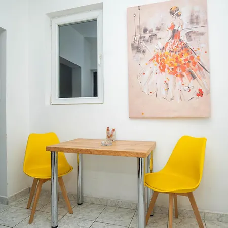 He-ra Centre Apartment *