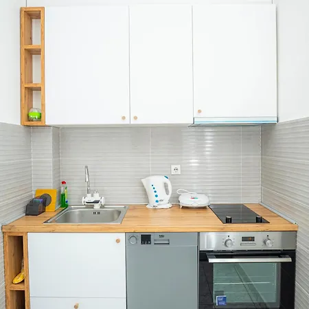 Balkan Beauty By He-ra *