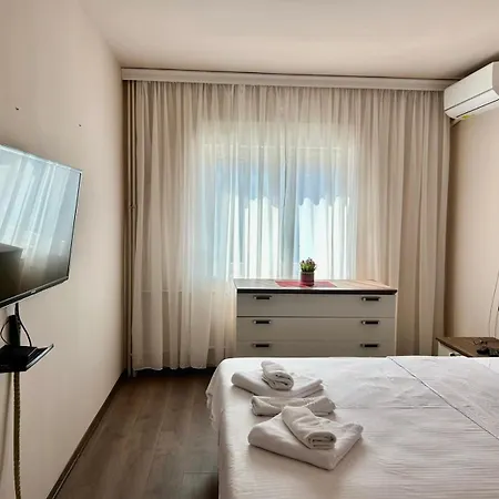 Balkan Beauty By He-ra * Skopje